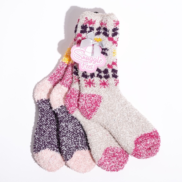 2 PACK NWT SNOWFLAKE PRINT CREW COZY SOCKS - Picture 2 of 3